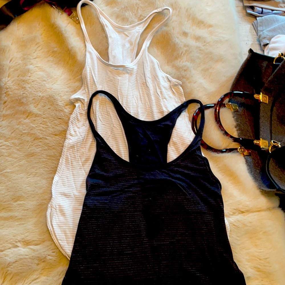Like new lulu size 4 or small